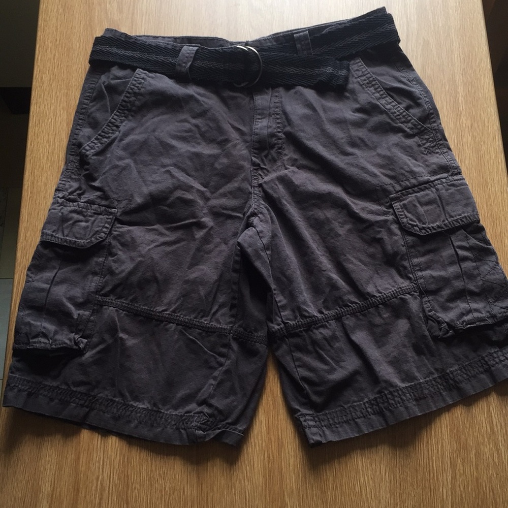 Airwalk gray cargo shorts
